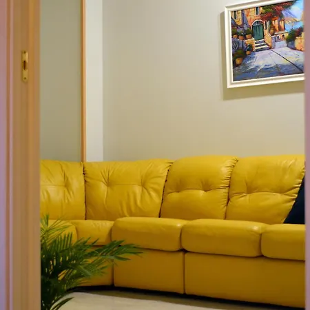 アパート Midway House