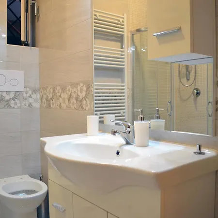 Midway House Sant'Egidio del Monte Albino