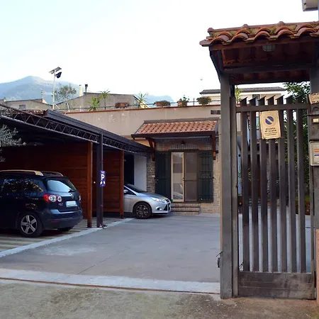 Lejlighed Midway House Sant'Egidio del Monte Albino